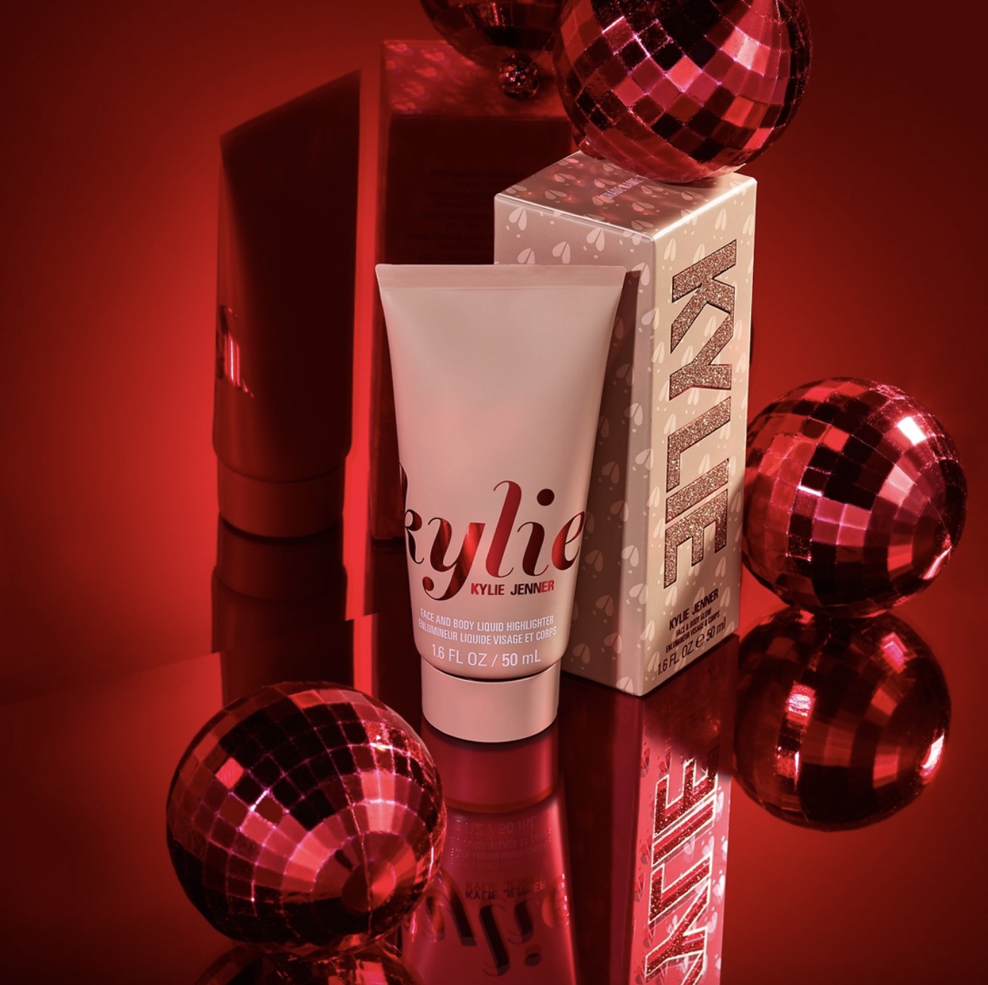 Collection Noël 2022 Kylie Cosmetics Face & Body liquid highlighter