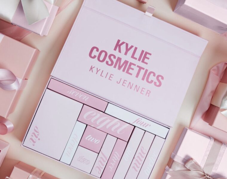 Calendario dell'avvento Kylie Cosmetics 2023